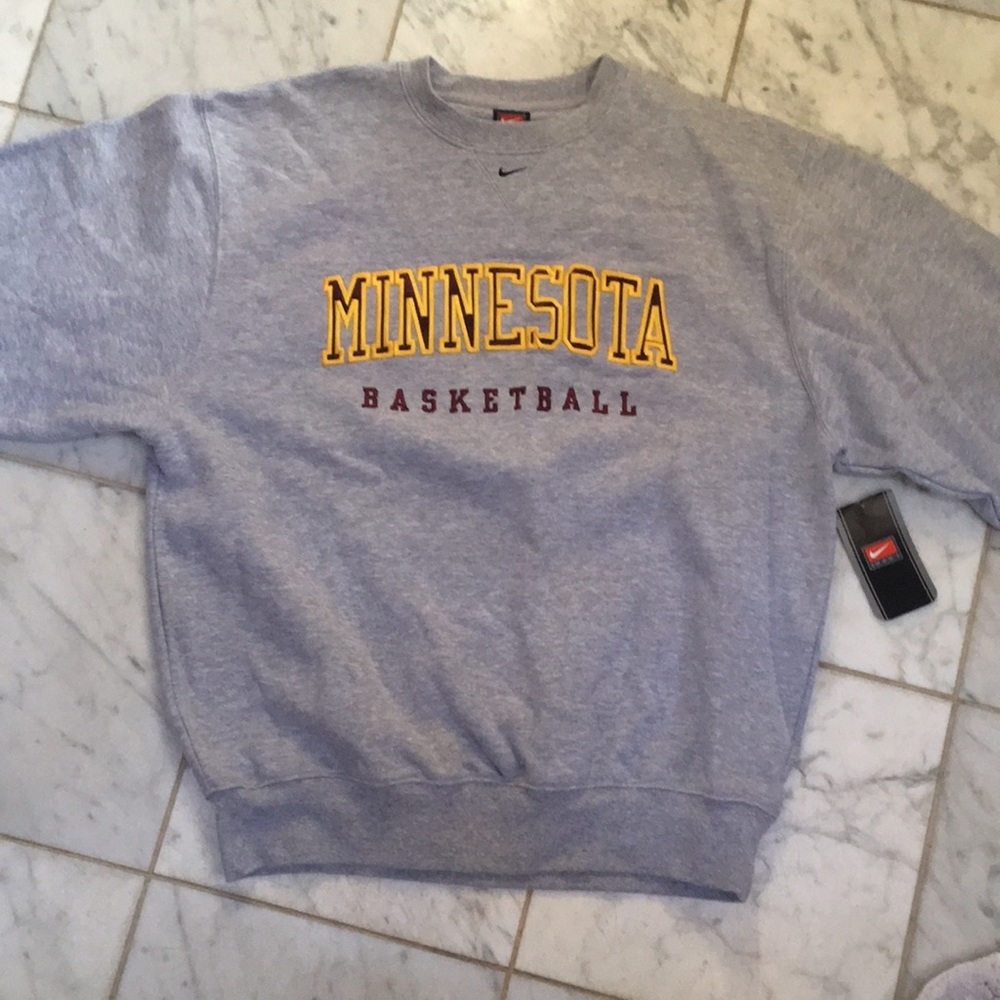 NWT Minnesota Basketball crewneck
